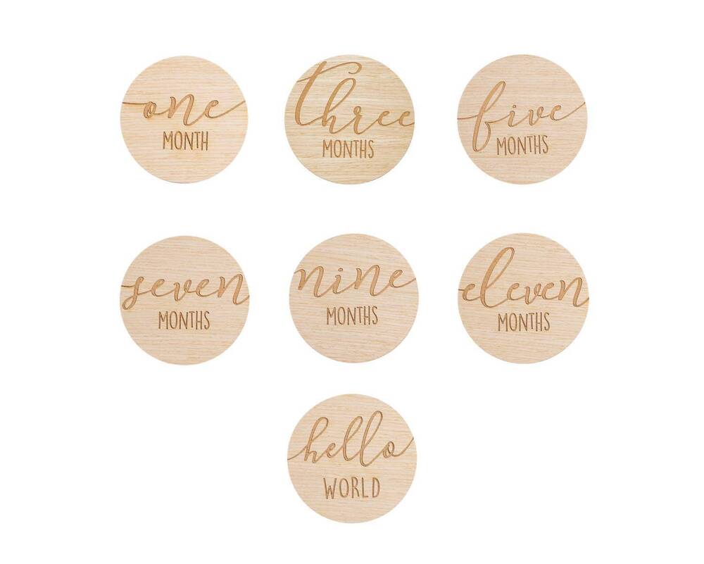 NEW PEARHEAD wooden monthly milestone cards in beige